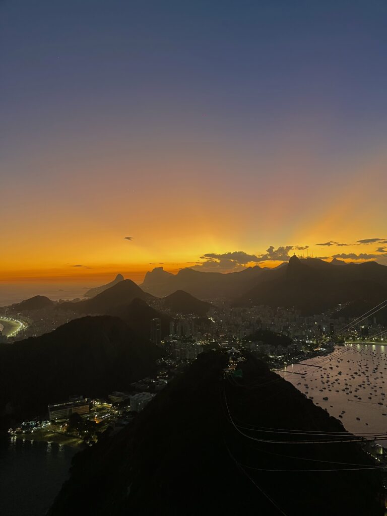 Coucher de soleil au Pain de Sucre