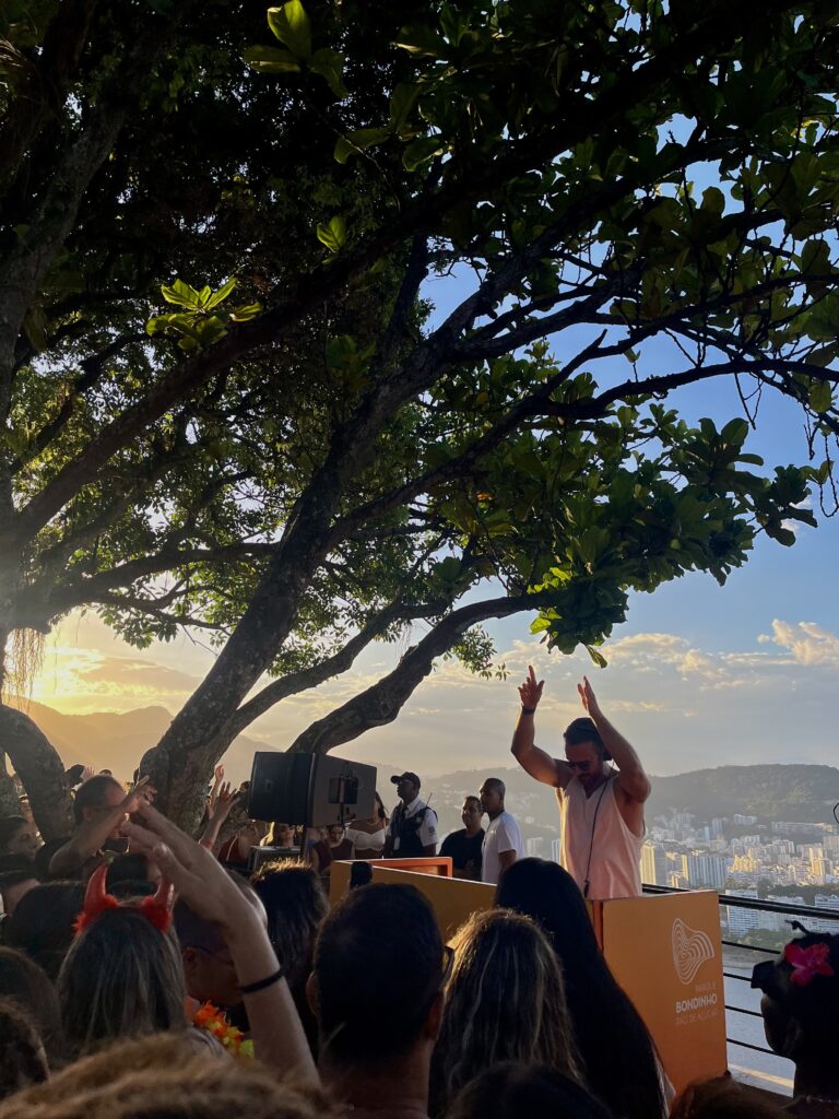 DJ set au sunet au Pain de Sucre